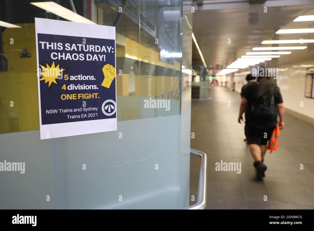 Sydney, Australia. 24 settembre 2021. Un poster presso la stazione di Strathfield avverte di un'azione industriale pianificata, che influenzerà i servizi sabato 25 settembre. Credit: Richard Milnes/Alamy Live News Foto Stock