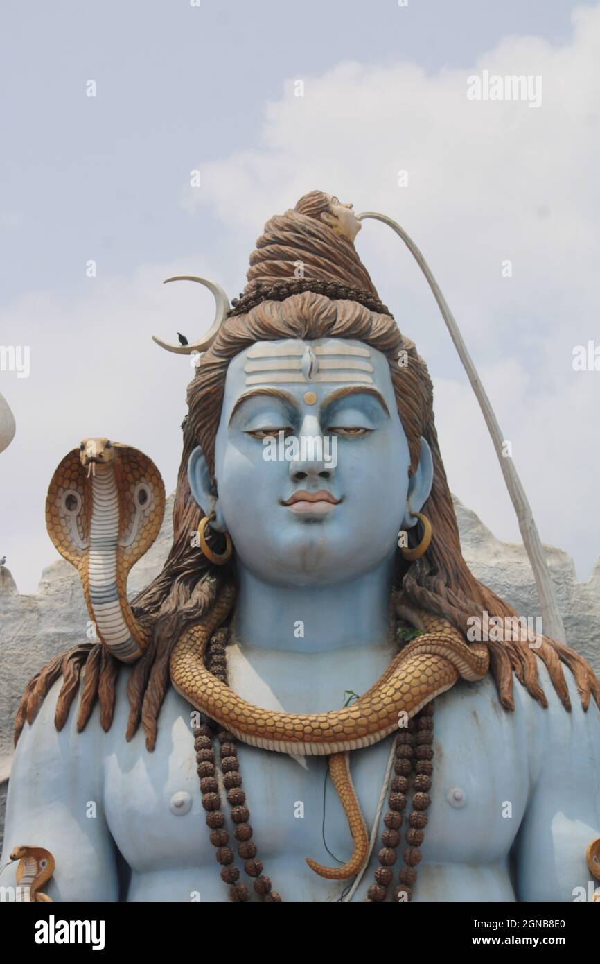 Colpo verticale del Tempio di Lord Shiva in Galteshwar India Foto Stock