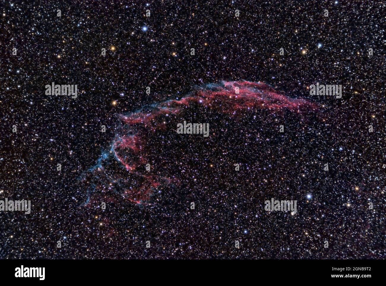 La Nebula di Veil è una nube di gas e polvere riscaldati e ionizzati nella costellazione di Cygnus Foto Stock