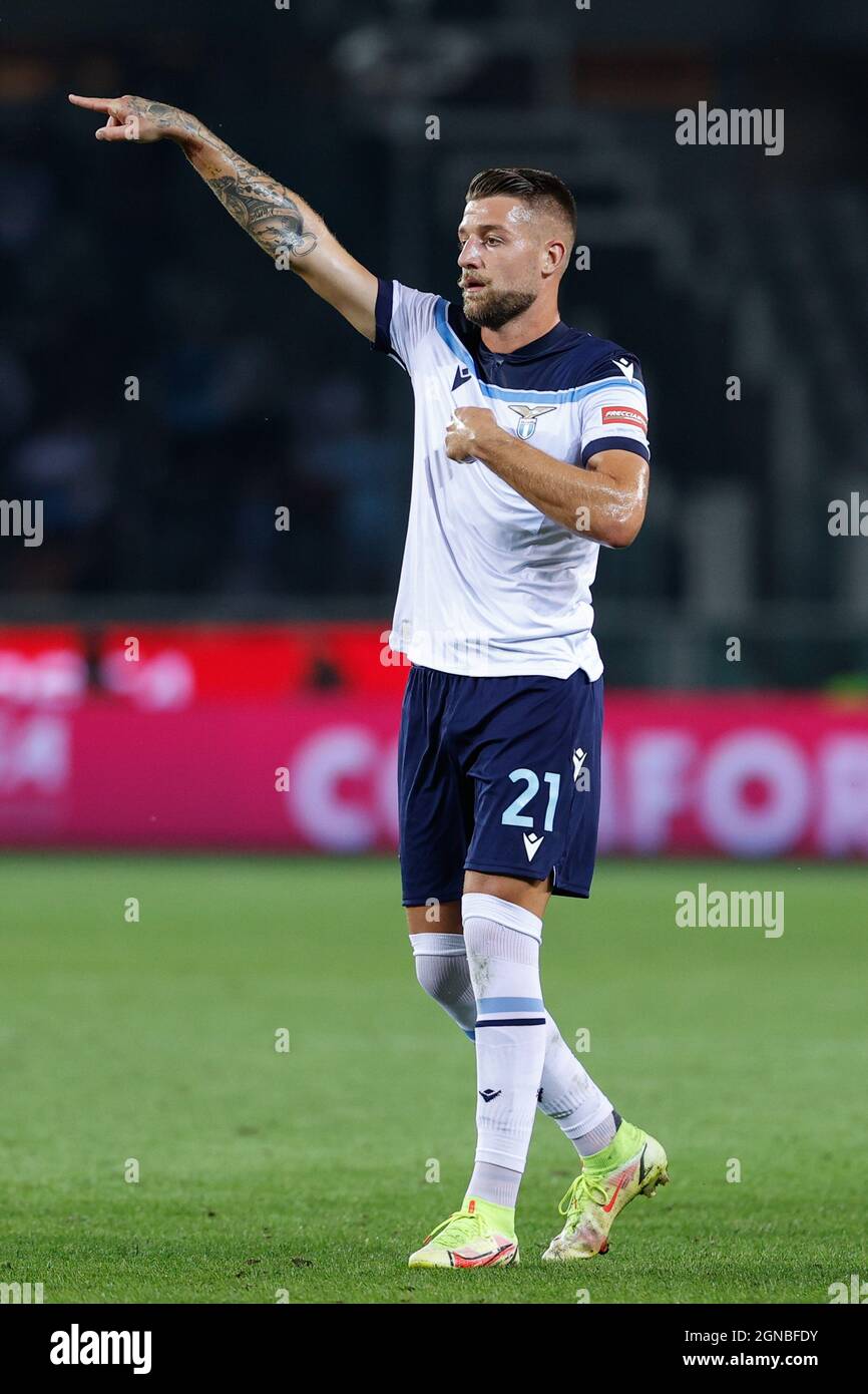 Olimpico Grande Torino, Torino, Italia, 23 settembre 2021, Sergej Milinkovic-Savic (S.S. Lazio) dà la direzione ai suoi compagni di squadra durante Torino FC vs Foto Stock