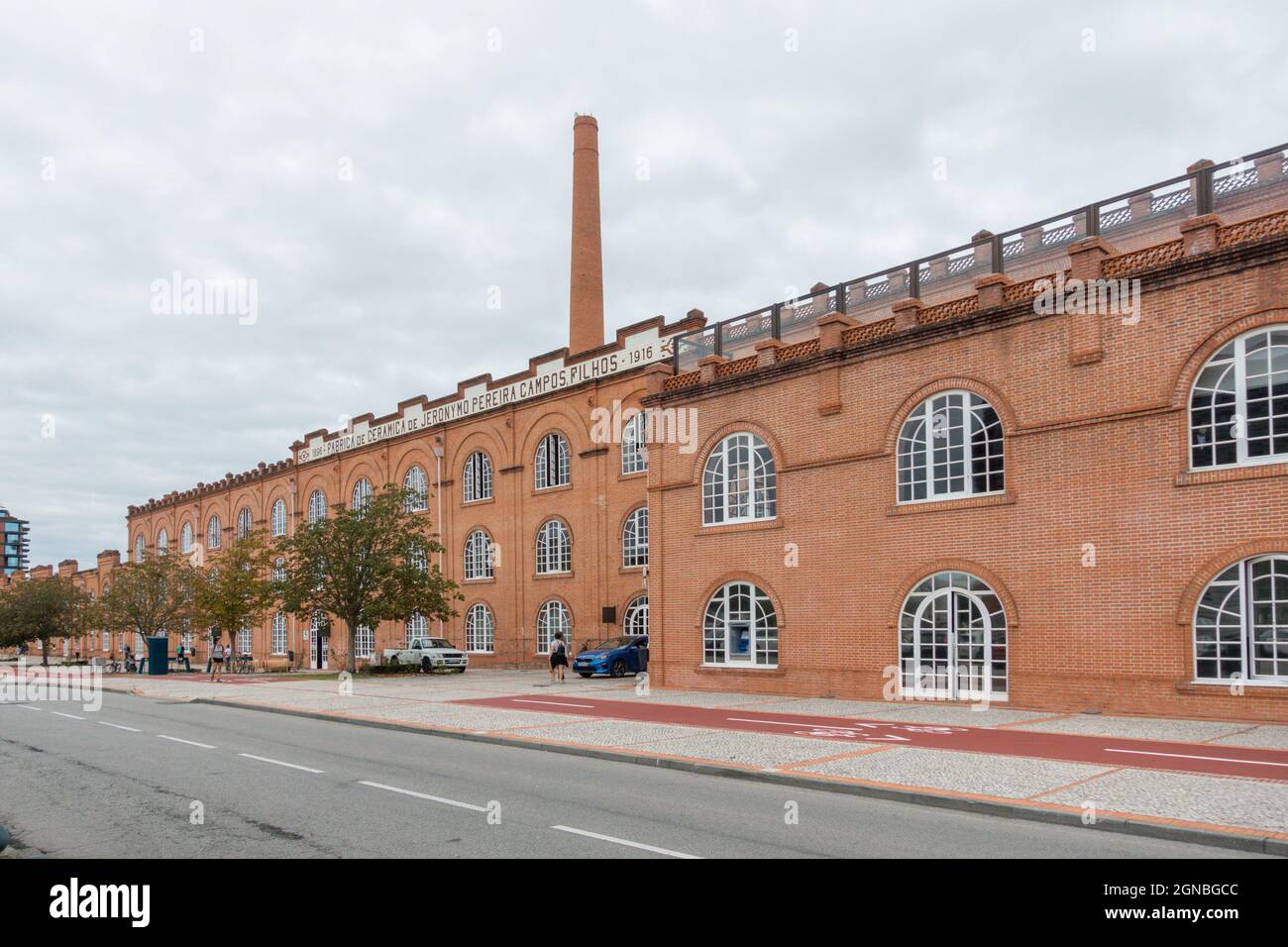 La vecchia fabbrica di ceramica di Aveiro serve ora come centro congressi, Aveiro, Portogallo. Foto Stock