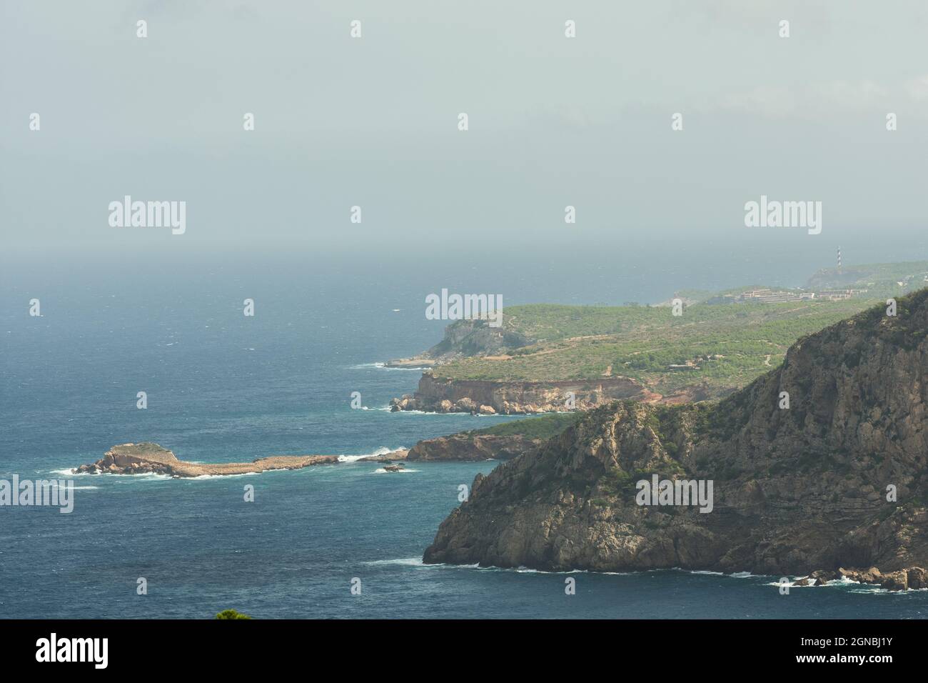 Vista panoramica della costa settentrionale di Ibiza, Spagna Foto Stock