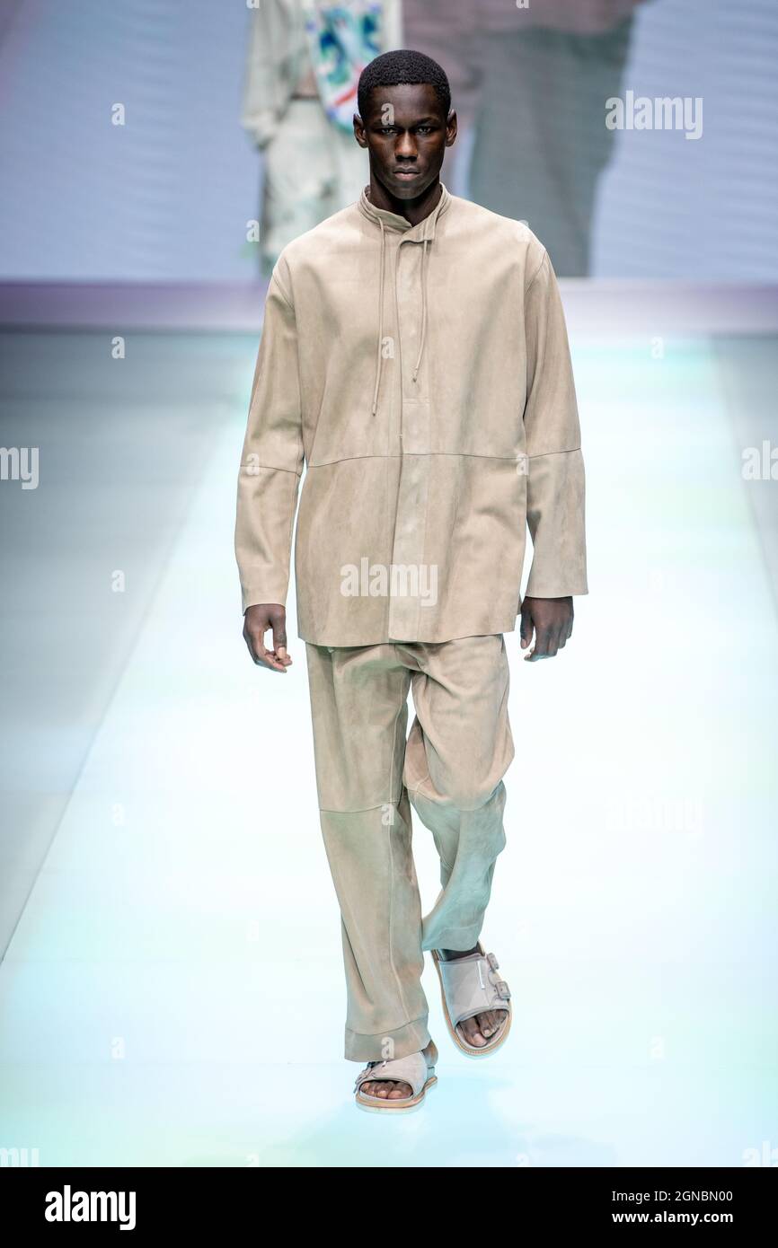 Emporio Armani sfilata di moda per Milano Fashion Week Collezione Donna Primavera  Estate 2022. Celebrazione dei