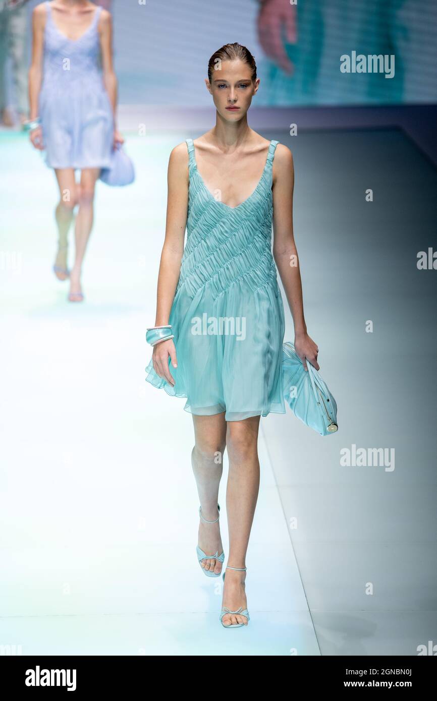 Emporio Armani sfilata di moda per Milano Fashion Week Collezione Donna  Primavera Estate 2022. Celebrazione dei
