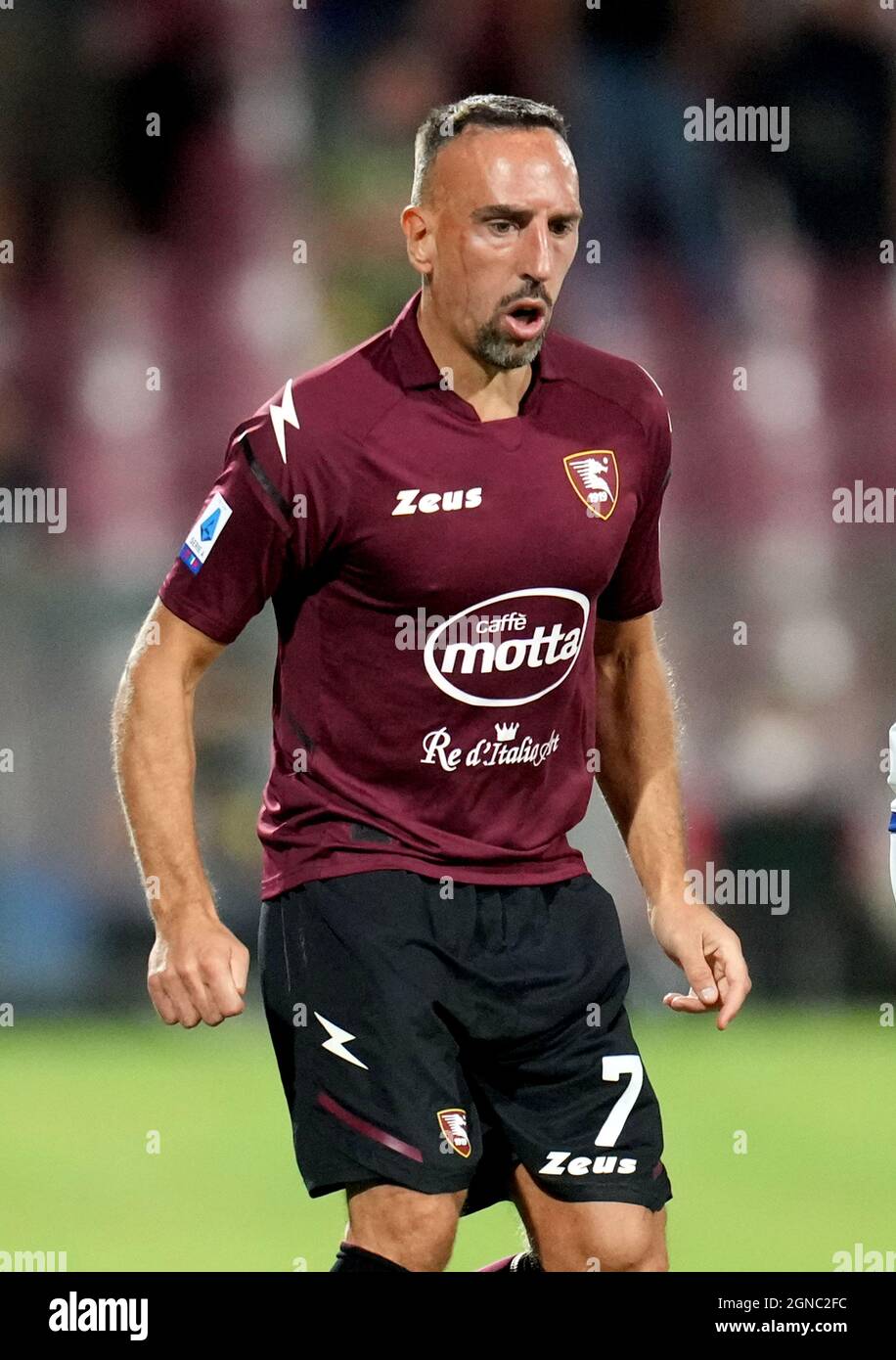 SALERNO, ITALIA - SETTEMBRE 22: Frank Ribery della US Salernitana in azione. Durante la Serie Una partita tra US Salernitana e Hellas Verona FC allo Stadio Arechi il 22 Settembre 2021 a Salerno, Italia. (Foto tramite MB Media) Foto Stock