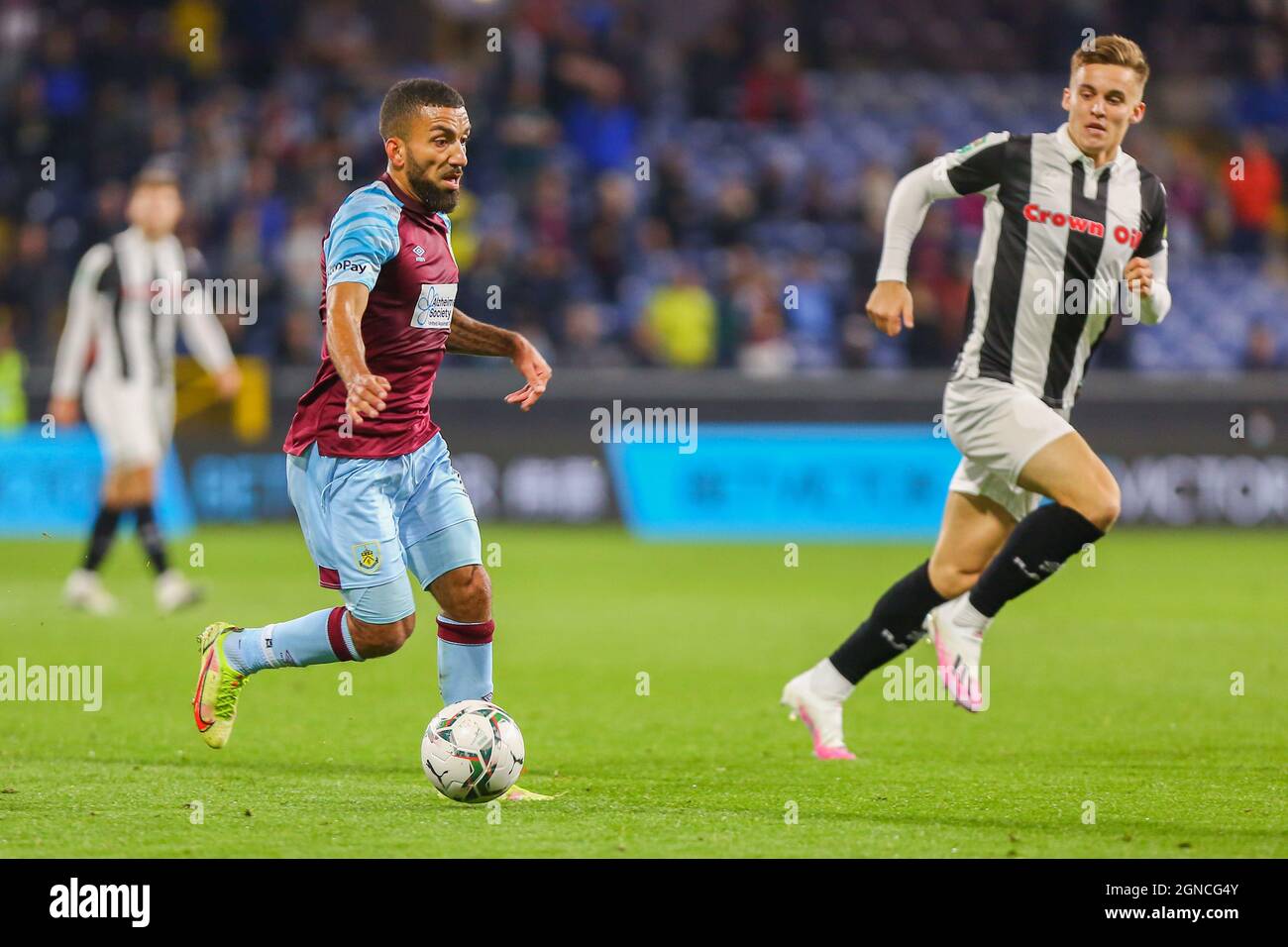 Burnley, Regno Unito. 21 settembre 2021. Il centrocampista di Burnley Aaron Lennon nella partita della Carabao Cup al Turf Moor di Burnley, Inghilterra, il 21 settembre 2021. Foto di Sam Fielding/prime Media Images. Credit: Prime Media Images/Alamy Live News Foto Stock