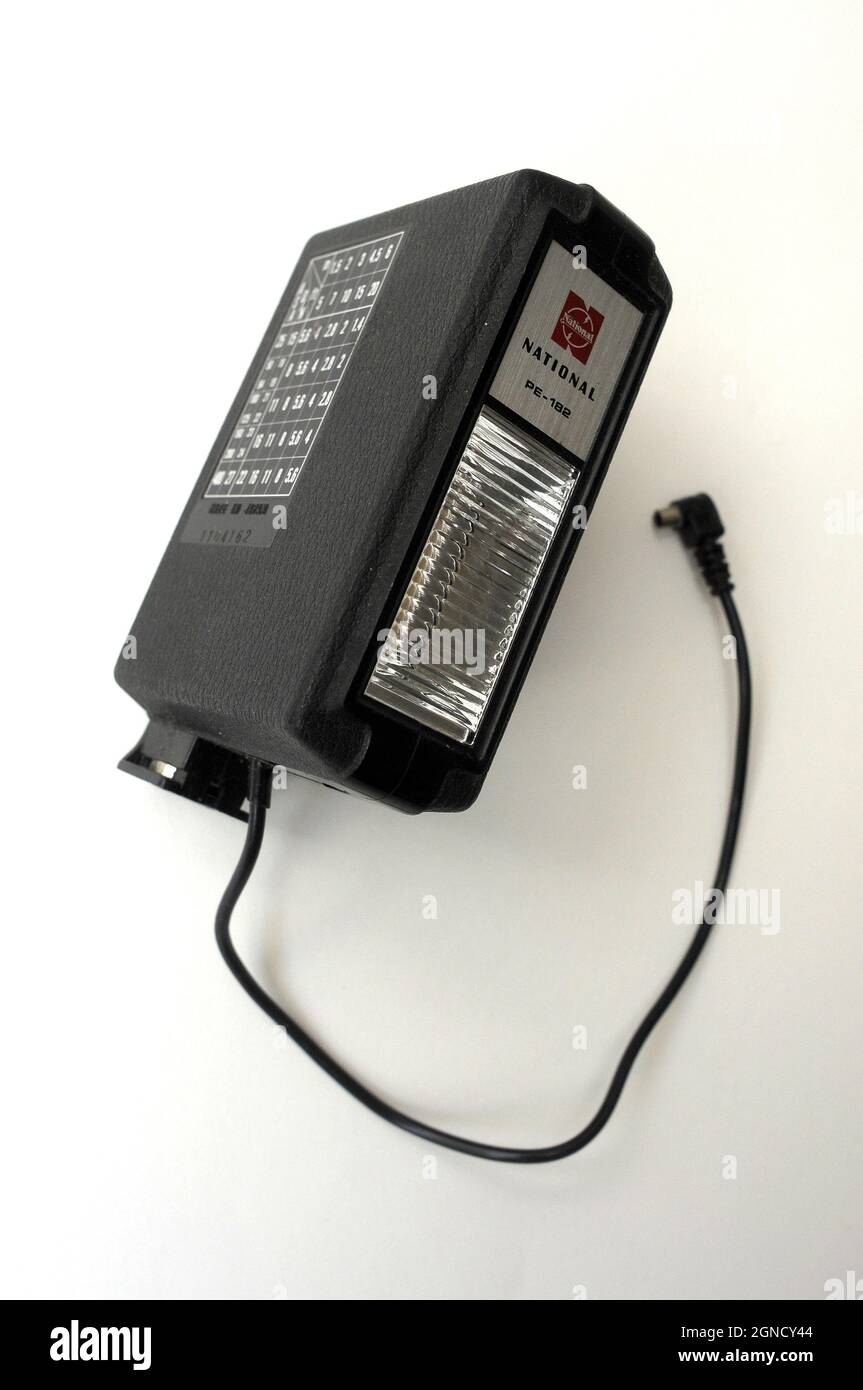 Flash National, flash vintage, fotografia, flash esterno, flas fotocamera, flash, fotocamera analogica, accessorio fotografico, mini flash, piccolo flash, supporto Foto Stock
