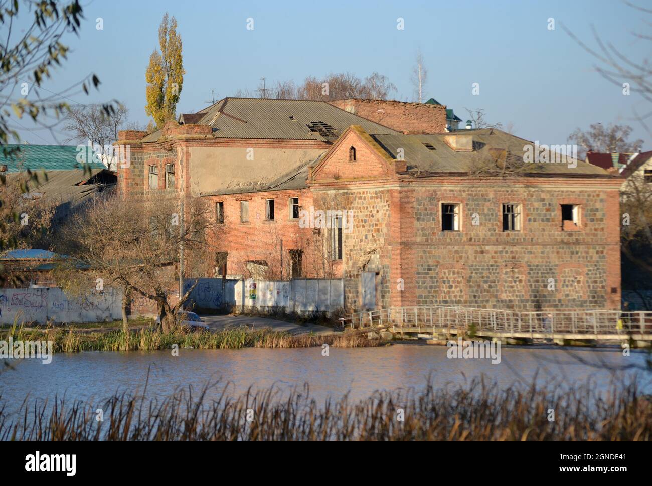 Il vecchio edificio abbandonato Foto Stock