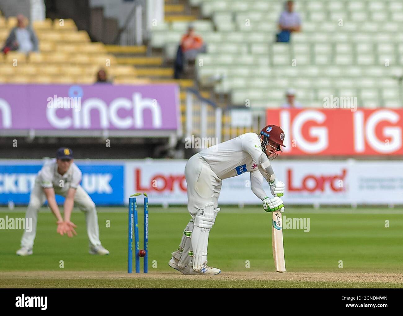 Somerset bowled uomo's Cricket -County Championship Warwickshire / Somerset 4 giorni di gioco Foto Stock