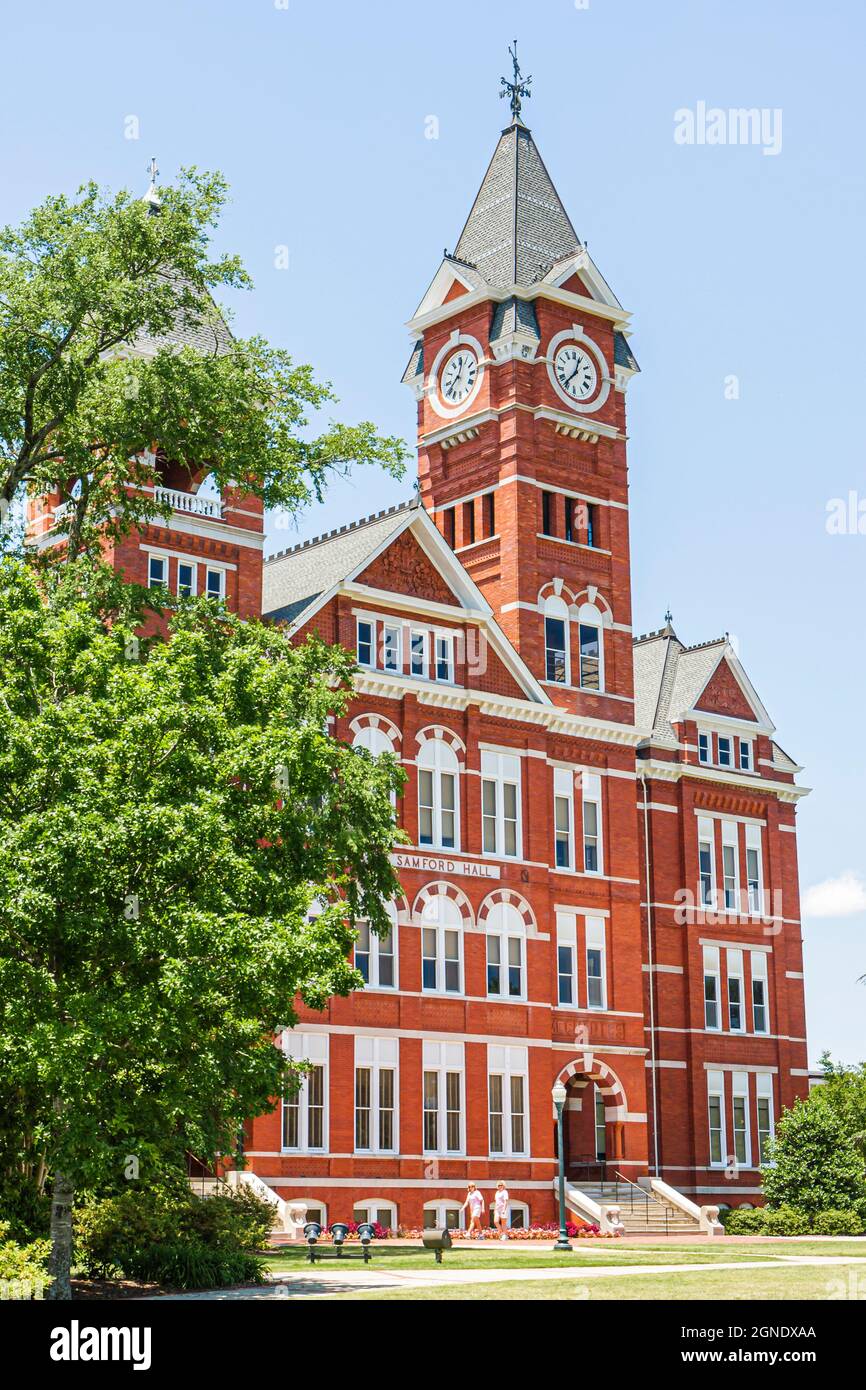 Auburn Alabama, Auburn University Samford Hall Clock Tower, edificio amministrativo campus Governatore William J. Samford 1888 mattoni rossi Foto Stock