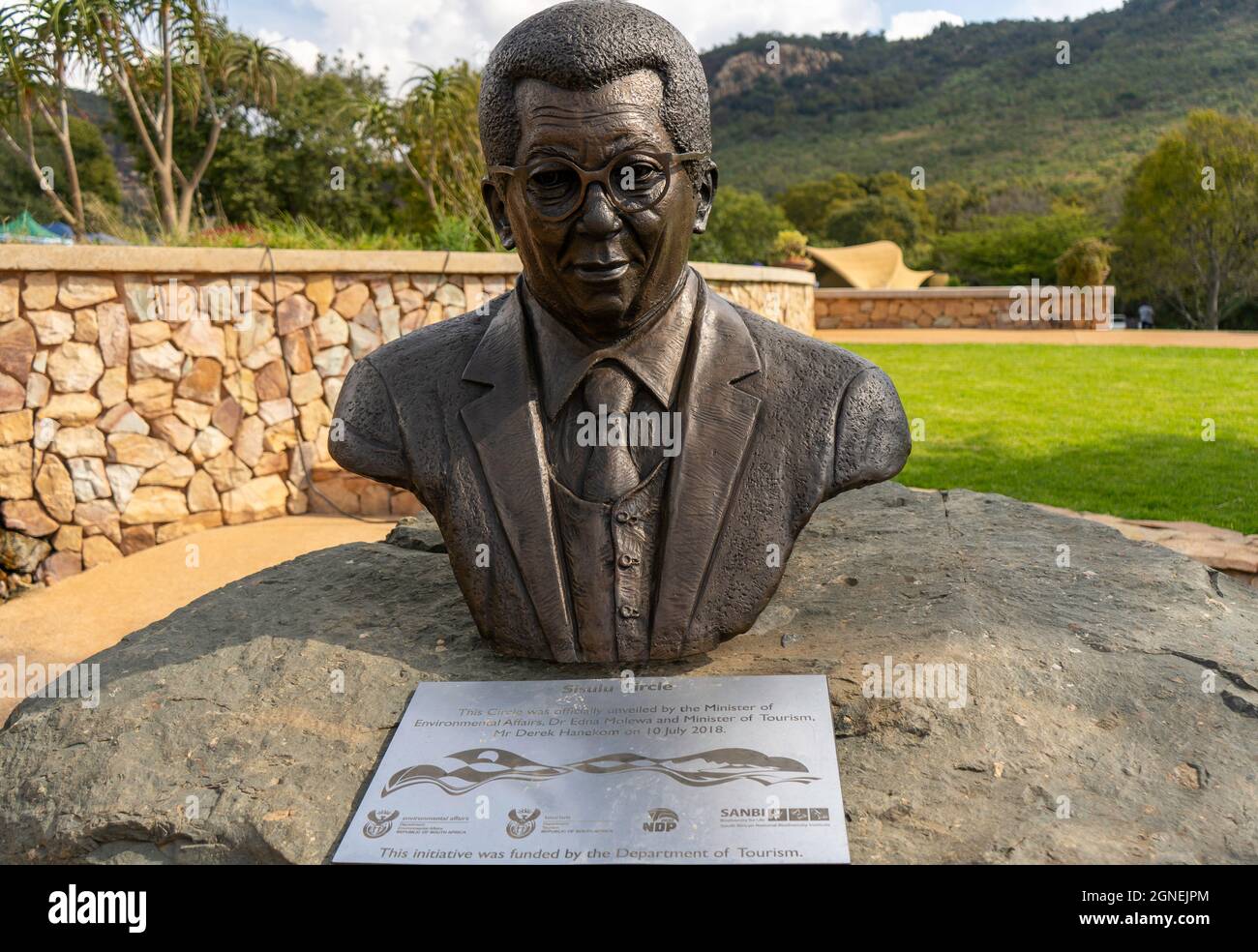 Johannesburg, Sudafrica - Aprile 20 2019: Walter Sisulu busto, Giardini Botanici. Foto di alta qualità Foto Stock