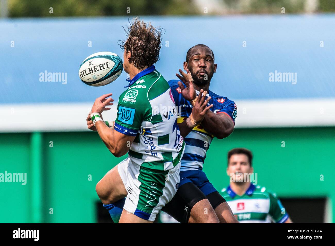 Stadio Monigo, Treviso, Italia, 25 settembre 2021, Sergeal Petersen (DHL  Stormers) e Andries Coetzee (Benetton Treviso) durante la partita Benetton  Rugby vs DHL Stormers - United Rugby Championship Foto stock - Alamy