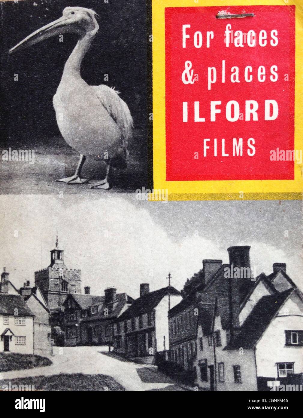 Portafogli fotografici vintage, emessi da aziende di lavorazione dagli anni '40 agli anni '60. Alcuni nomi famosi, Ilford Films, Timothy Whites, alcuni negozi chimici locali a Huddersfield, Brighouse. Grafica e motivi attraenti, disegni vintage. Foto Stock