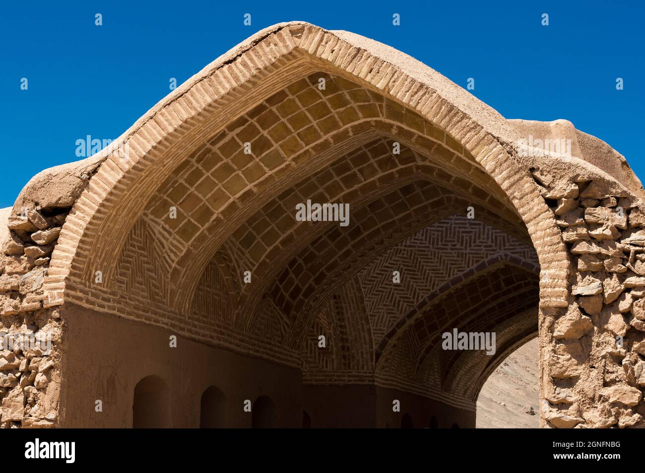 IRAN.TOWN OF YAZD.TOWER OF SILENCE.A TORRE DEL SILENZIO È UNA STRUTTURA CIRCOLARE, RIALZATA COSTRUITA DA ZOROASTRIANI PER EXCARNATION? CIOÈ, PER I CADAVERI Foto Stock