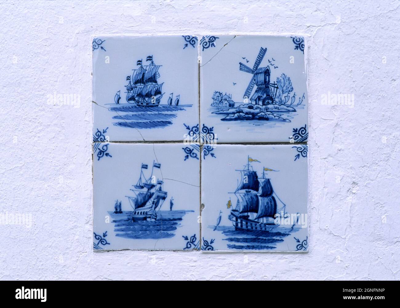 OLANDA, PAESI BASSI, FRISIA, VILLAGGIO DI MAKKUM, FAIENCE DI MAKKUM Foto Stock