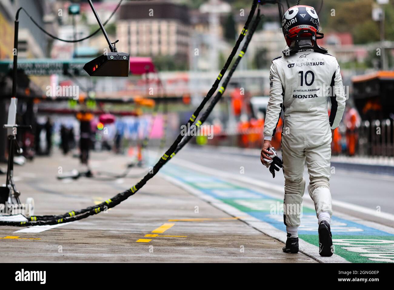 Sochi, Rushi. 25 Settembre 2021. Pierre Gasly (fra) AlphaTauri. 25.09.2021. Formula 1 World Championship, Rd 15, Gran Premio di Russia, Sochi Autodrom, Sochi, Russia, Qualifiche Day. Il credito fotografico dovrebbe essere: XPB/Press Association Images. Credit: XPB Images Ltd/Alamy Live News Foto Stock