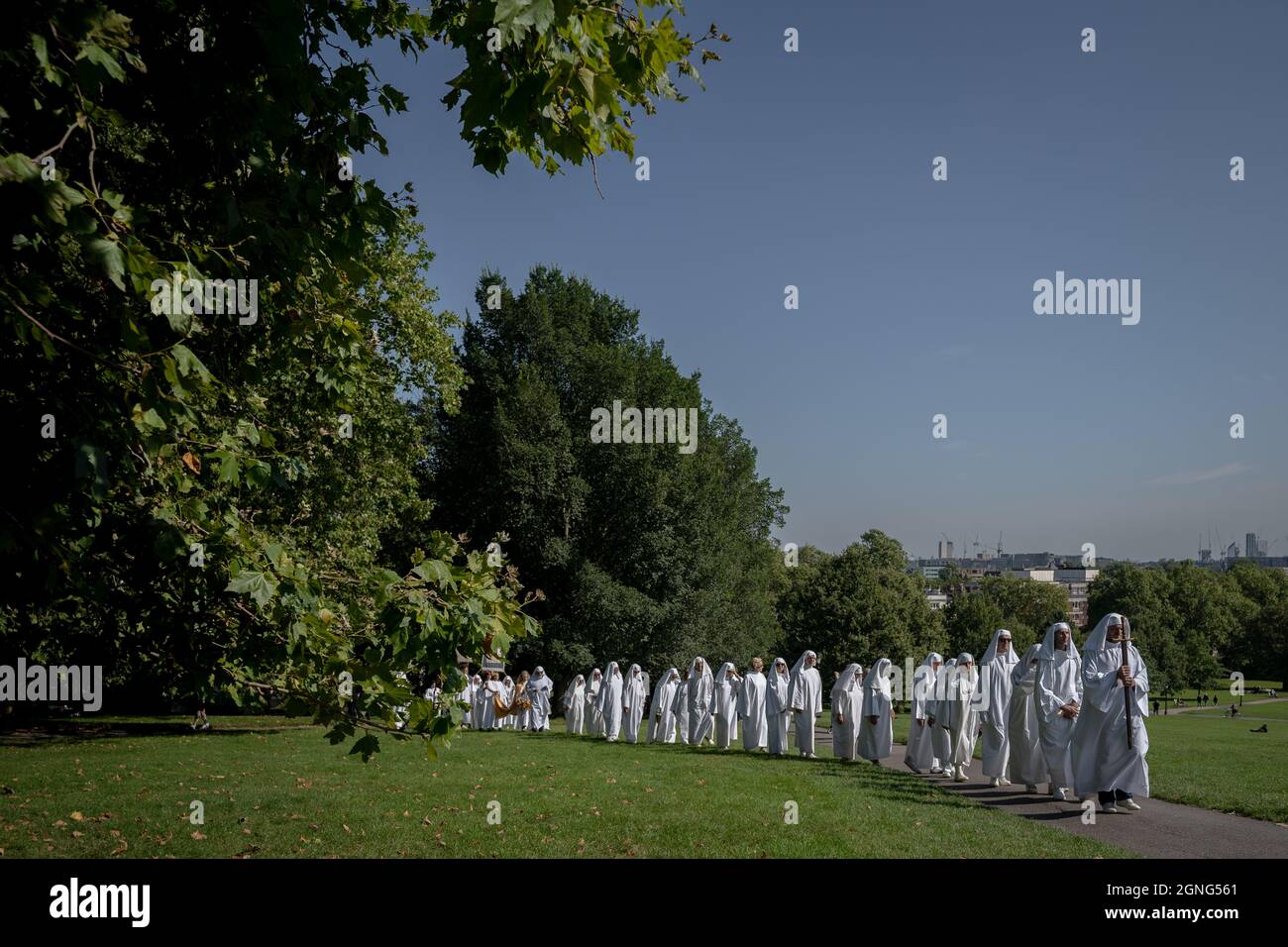 L'Ordine Druid britannico celebra l'equinozio autunnale con una cerimonia sulla collina di Primrose. Londra, Regno Unito. Foto Stock