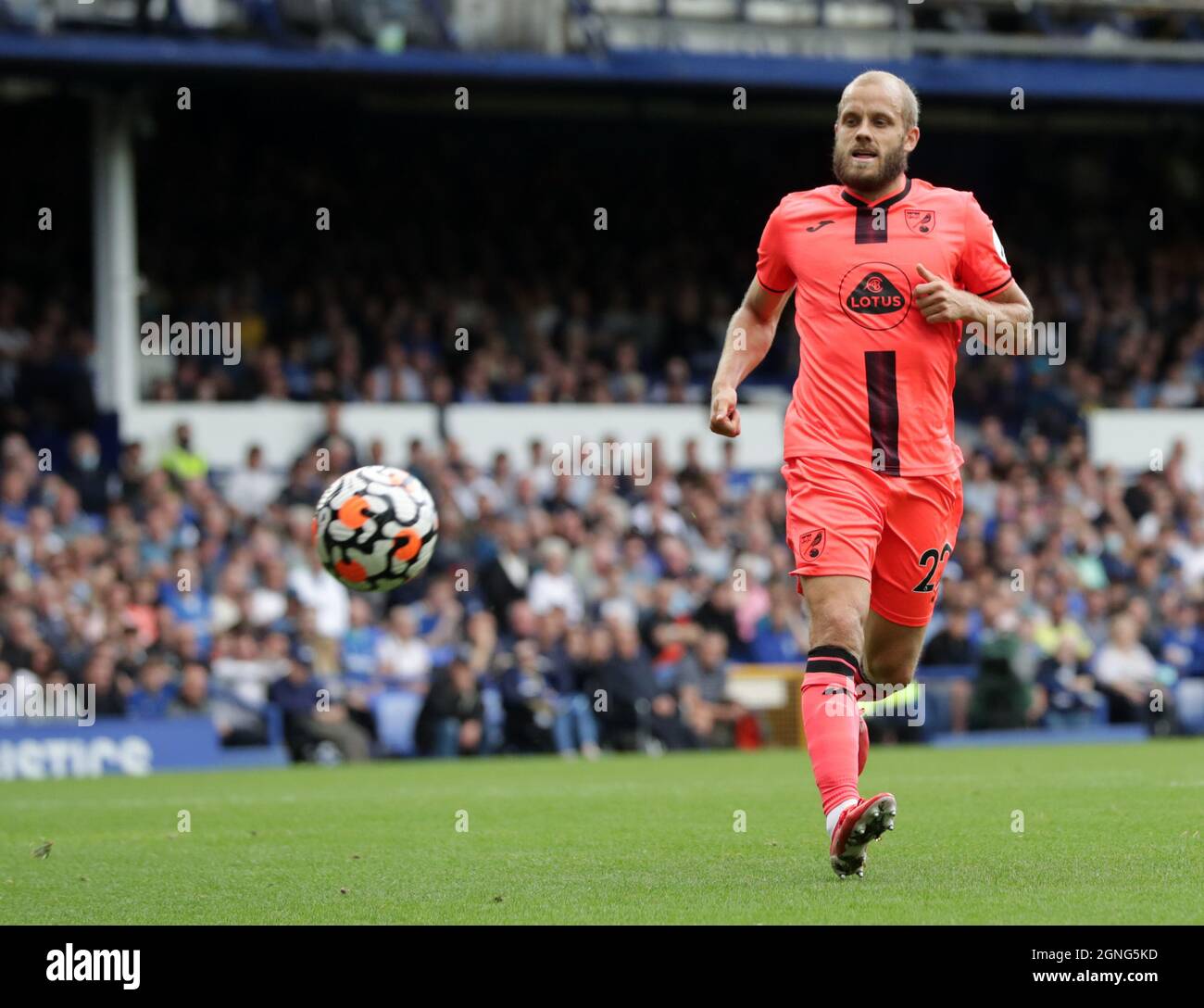 Goodison Park, Liverpool, Regno Unito. 25 Settembre 2021. Premier League Football, Everton Versus Norwich; Teemu Pukki di Norwich City insegue la palla lunga Credit: Action Plus Sports/Alamy Live News Foto Stock