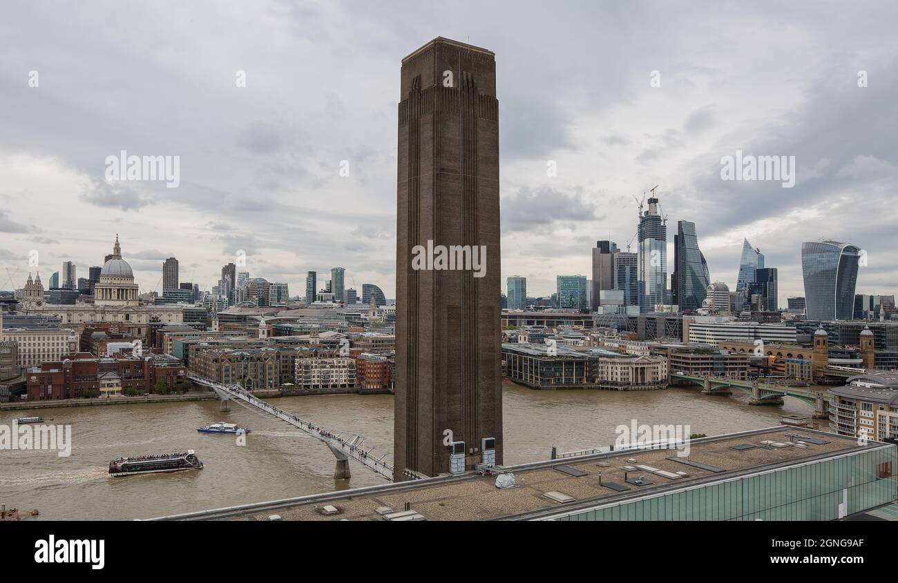 London, Museum Tate Modern Umbau 1996-2000 v Herzog & de Meuron vormals Kraftwerk Bankside Power Station 1947-52 v Giles Gilbert Scott Schornstein 99 Foto Stock