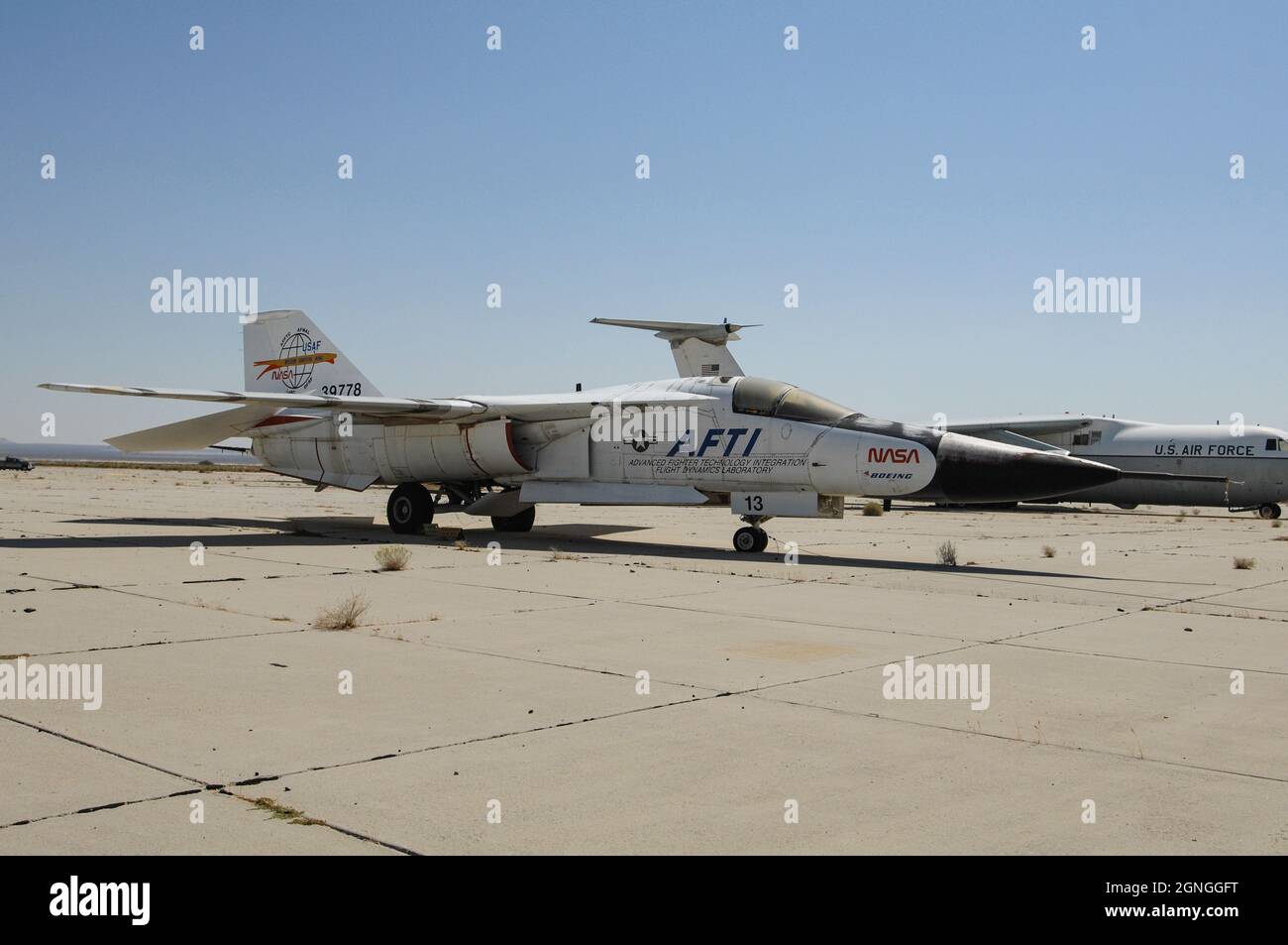 NASA AFTI F111 sul asfalto alla base Sud, Edwards Air Force base, California. Foto Stock