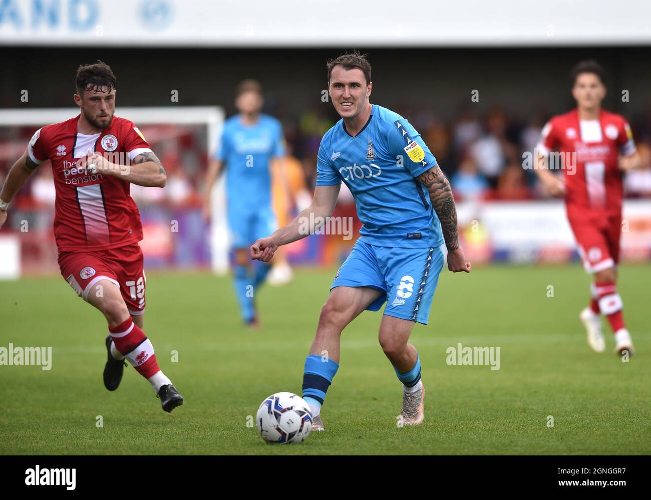 Callum Cooke di Bradford durante la Sky Bet League due partite tra Crawley Town e Bradford City al People's Pension Stadium , Crawley , Regno Unito - 25 Settembre 2021 solo per uso editoriale. Nessun merchandising. Per le immagini Football si applicano restrizioni fa e Premier League inc. Nessun utilizzo di Internet/cellulare senza licenza FAPL - per i dettagli contattare Football Dataco Foto Stock