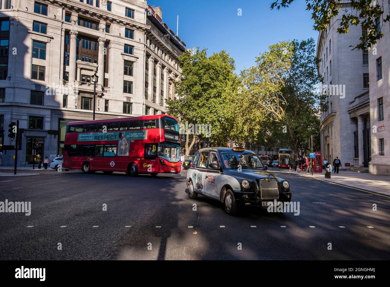 Aldwych sistema di traffico bidirezionale, Londra, Regno Unito Foto Stock