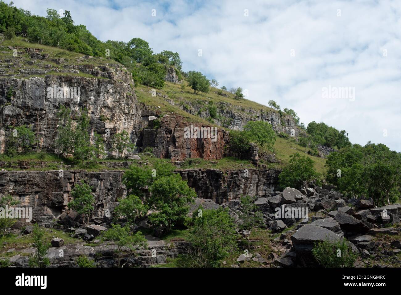 Splendide scogliere calcaree di Cheddar Gorge, Somerset. Foto Stock