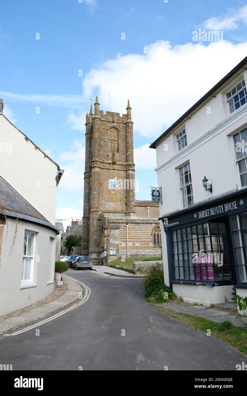 La chiesa parrocchiale di Santa Maria nel villaggio di Cerne Abbas, Dorset, Inghilterra Foto Stock