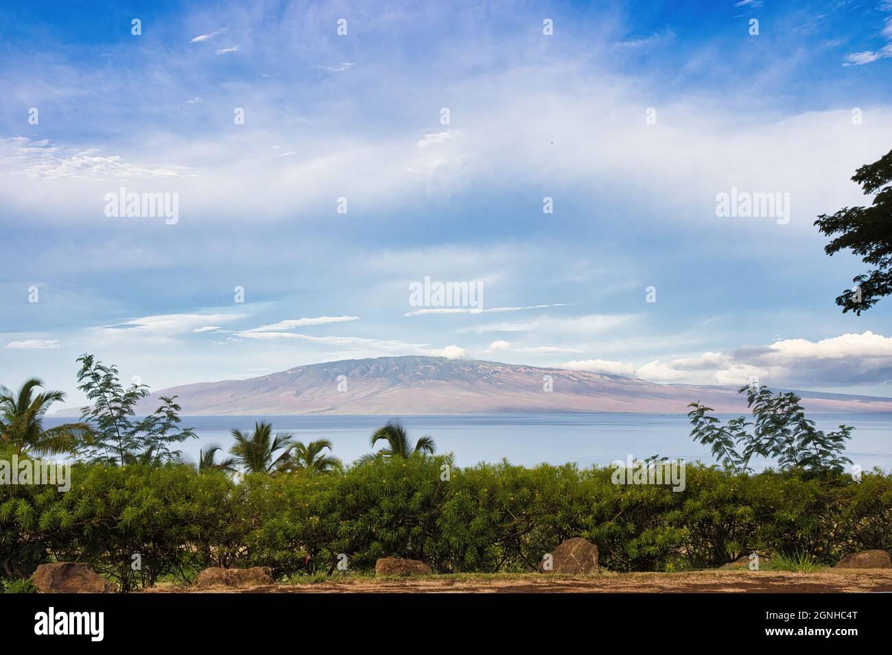 Vista di Lanai distante dall'isolano di Maui. Foto Stock