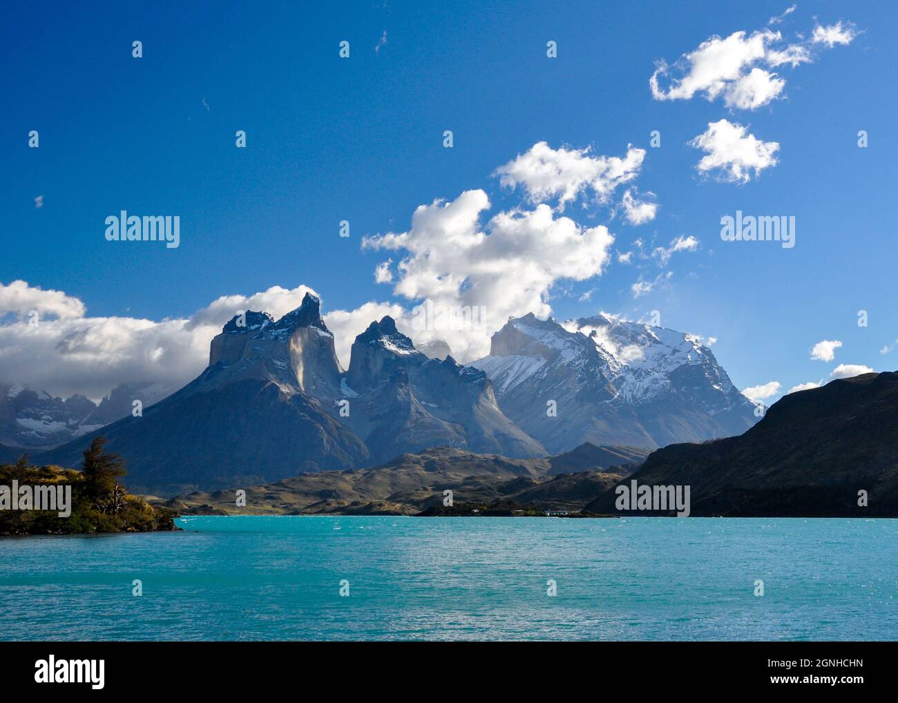 Mattina al Lago Pehoe, parco nazionale Torres del Paine, patagonia, Cile Foto Stock