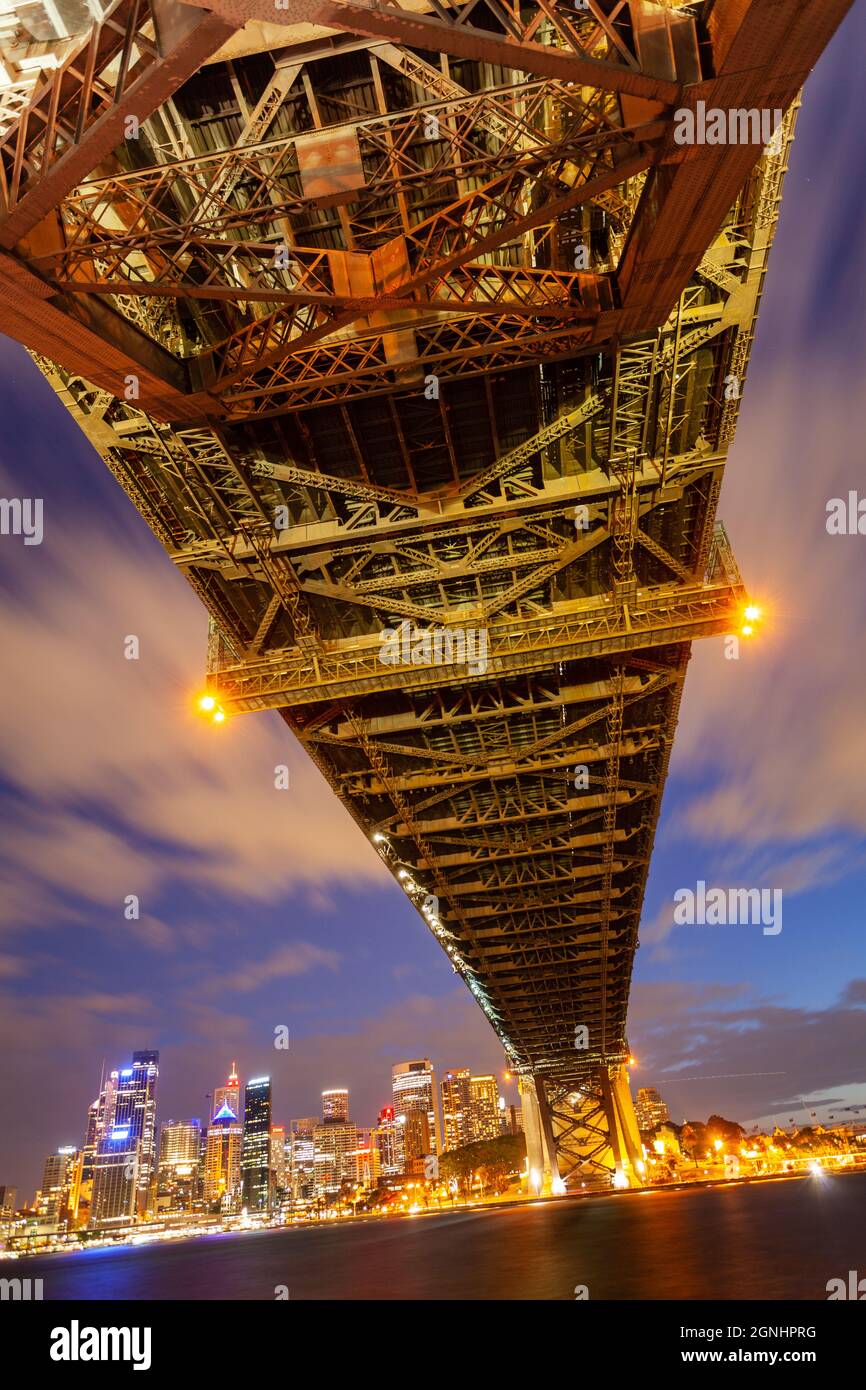 Il famoso arco del Sydney Harbour Bridge Australia Foto Stock