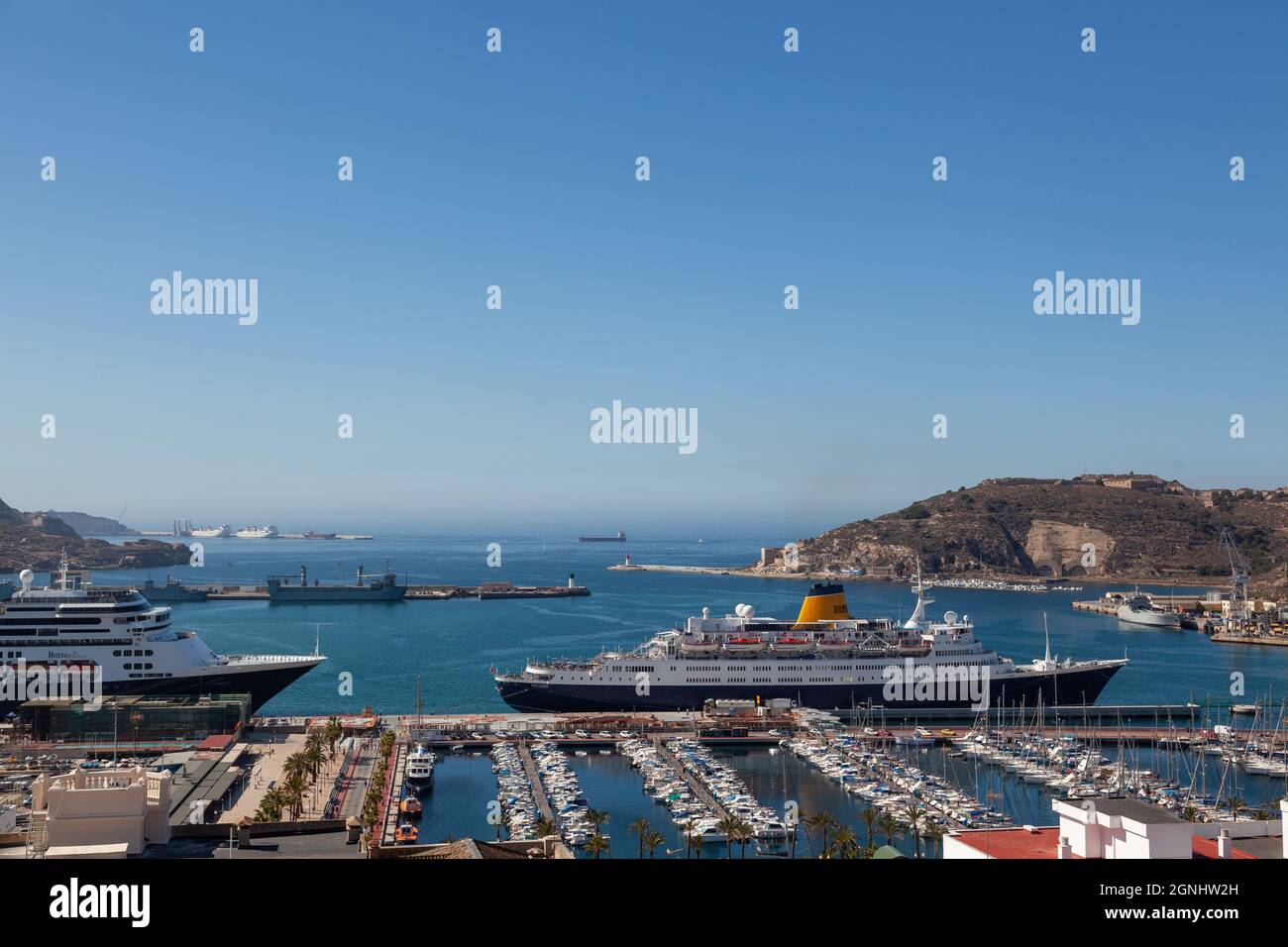 Fondata nel 227 a.C. dal cartaginese Hasdrubal la Fiera, Cartagena, è sede della principale base navale mediterranea spagnola. Il suo porto, le multe Foto Stock