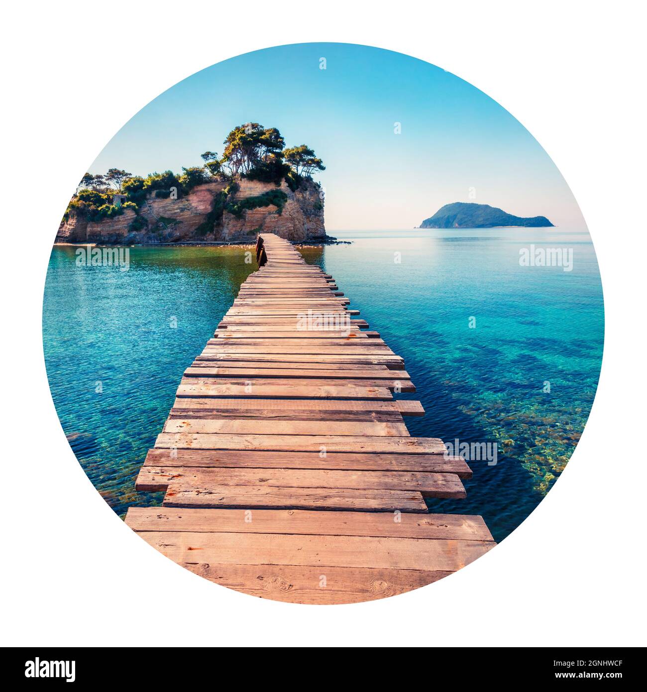 Icona rotonda della natura con paesaggio. Luminosa vista primaverile dell'isola di Cameo. Pittoresca scena mattutina di Port Sostis, isola di Zante, Grecia, Europa. P Foto Stock