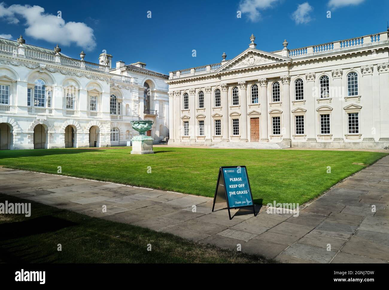 Cortile dell'edificio Old Schools e Senate House, università di Cambridge, Inghilterra. Foto Stock