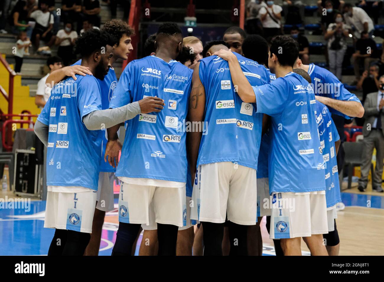 Team napoli durante la partita di basket A1 tra SSC gevi napoli basket e Armani Exchange Milano al PalaBarbuto di Napoli, Italia meridionale, il 25 settembre 2021. Foto Stock