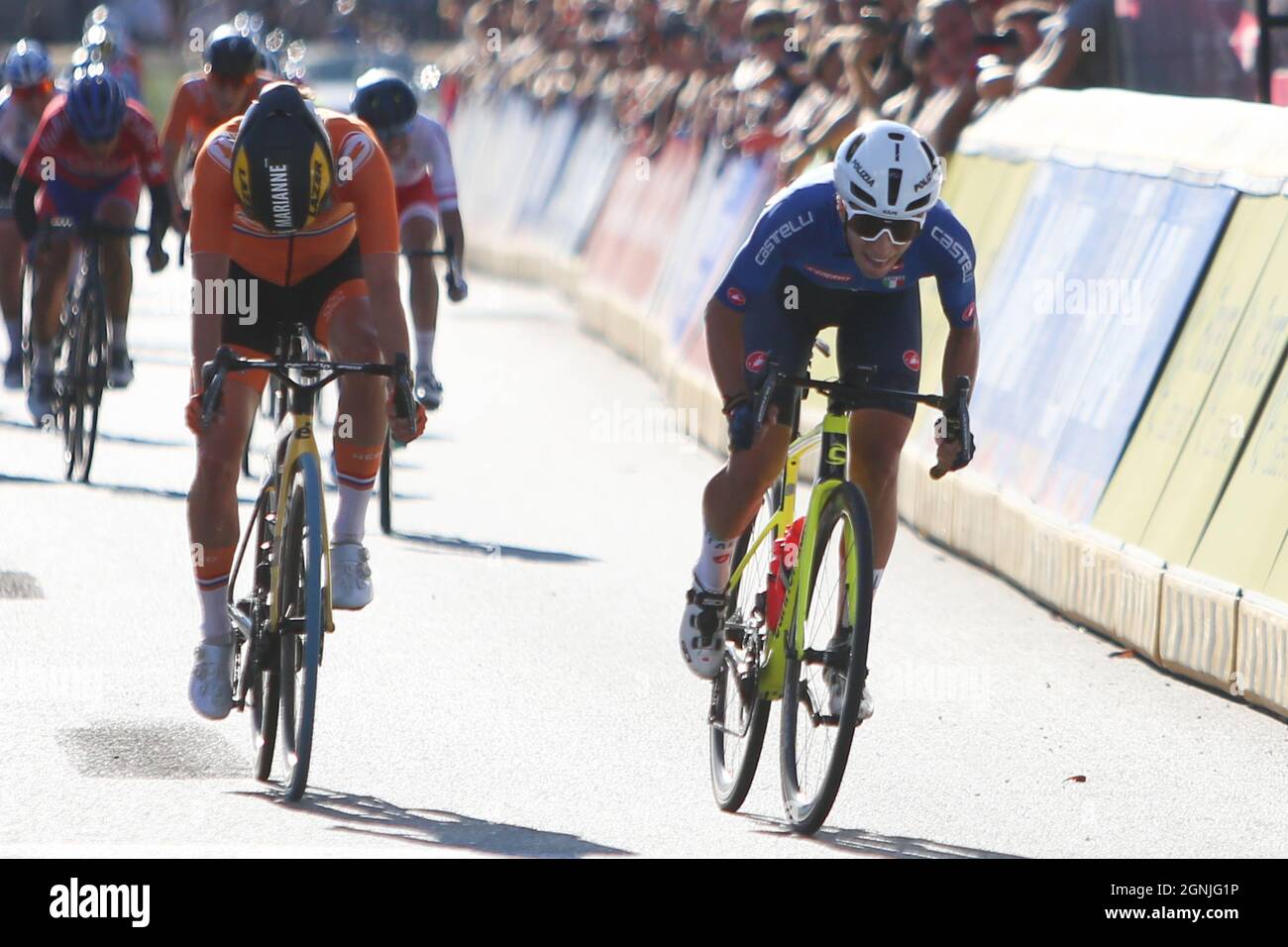 Marianne Vos di Netherland , Elisa Balsamo d'Italia e Katarzyna Niewiadoma di Poulogne durante i Campionati mondiali di strade UEC 2021 di Leuven, il 25 settembre, a Leuven, Belgio - Foto Laurent Lairys / DPPI Foto Stock