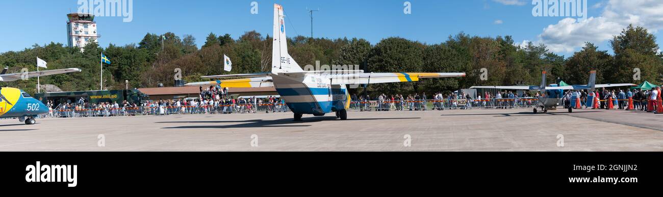 Gothenburg, Svezia - Agosto 30 2008: Guardia costiera svedese CASA C-212-CE Aviocar se-IVE all'aeroporto di Säve Foto Stock