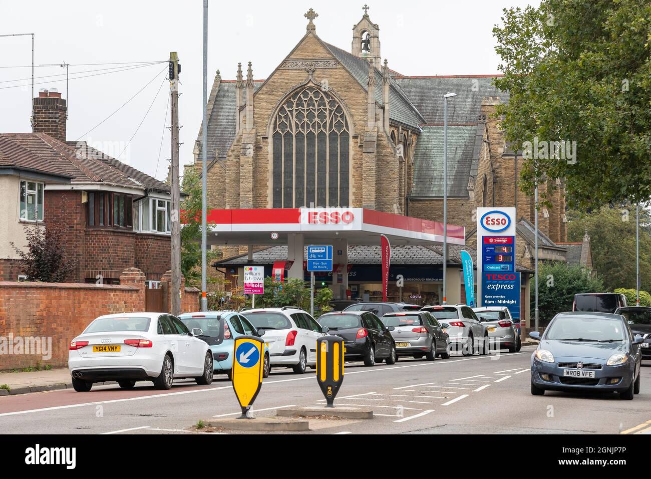 Northampton, 26 settembre 2021. Mancanza di carburante in garage a causa della mancanza di driver HGV, immagine scattata il 25 settembre. Credit: Keith J Smith./Alamy Live News. Foto Stock