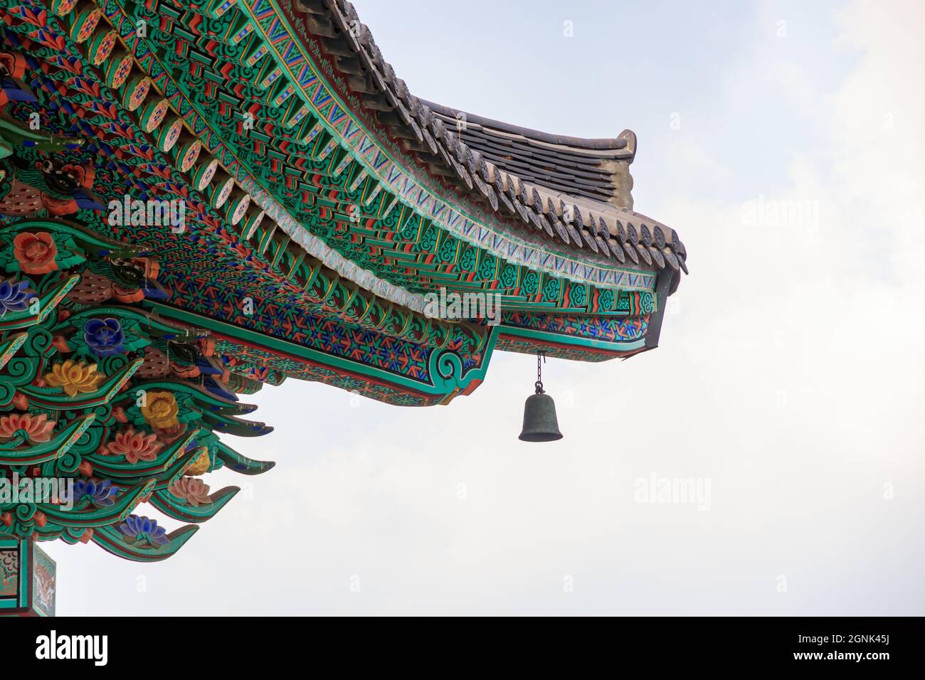 Paju, Gyeonggi-do, Repubblica di Corea - 13 agosto 2021. Tempio tradizionale coreano. Tempio yakcheonsa. Buddismo coreano. Foto Stock