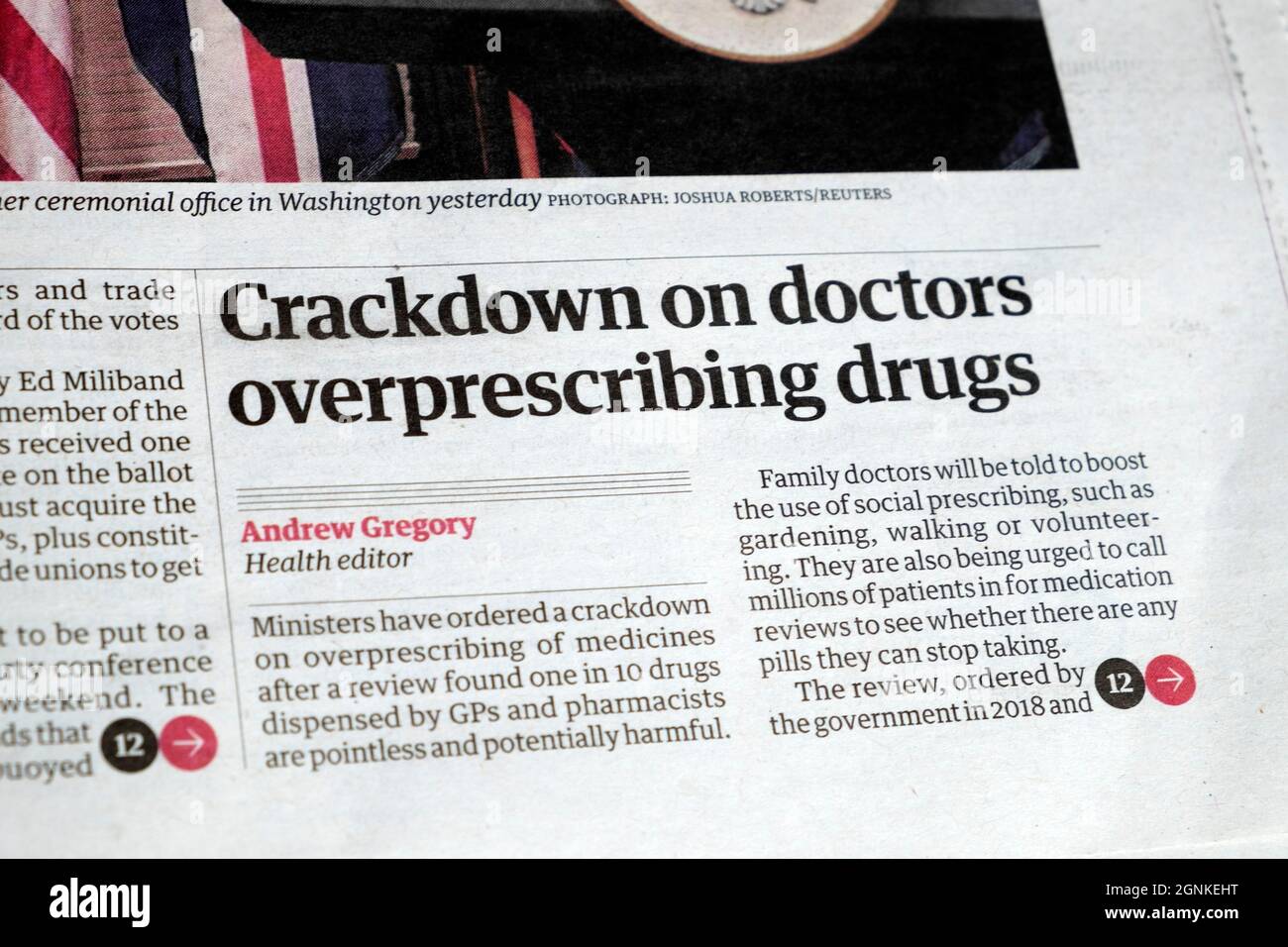 'Crackdown on dottors overprescriving drugs' articolo di medicina Guardian titolo del giornale 22 settembre 2021 Londra UK Foto Stock