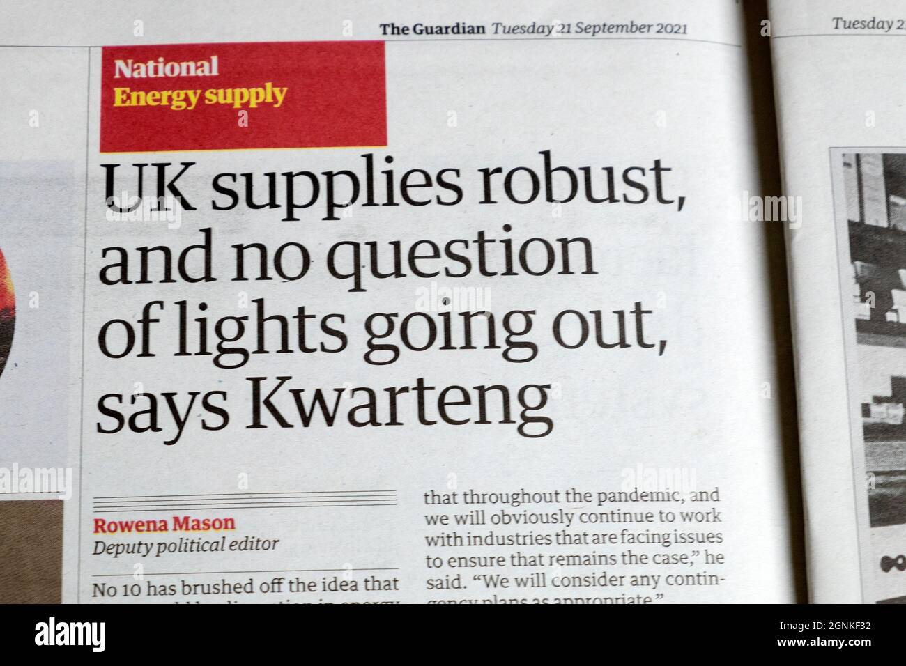 L'alimentazione di energia 'il Regno Unito fornisce robusto e nessuna questione di luci che escono, dice Kwarteng 'articolo del titolo del giornale di Guardian il 21 settembre 2021 nel Regno Unito Foto Stock