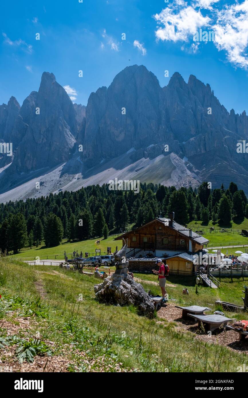 Geisler Alm, Dolomiti Italia, escursioni sulle montagne della Val di Funes nelle Dolomiti italiane, Parco Naturale Geisler-Puez con Geisler Alm in Alto Adige. Italia Europa zanser alm Foto Stock