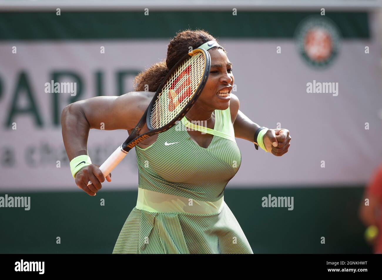 Il tennista STATUNITENSE Serena Williams (USA) festeggia il punto di incontro durante il torneo di tennis del French Open 2021, Parigi, Francia Foto Stock
