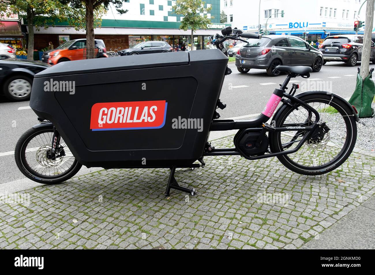 Bici, freccia urbana di Gorillas, Berlino, Germania Foto Stock