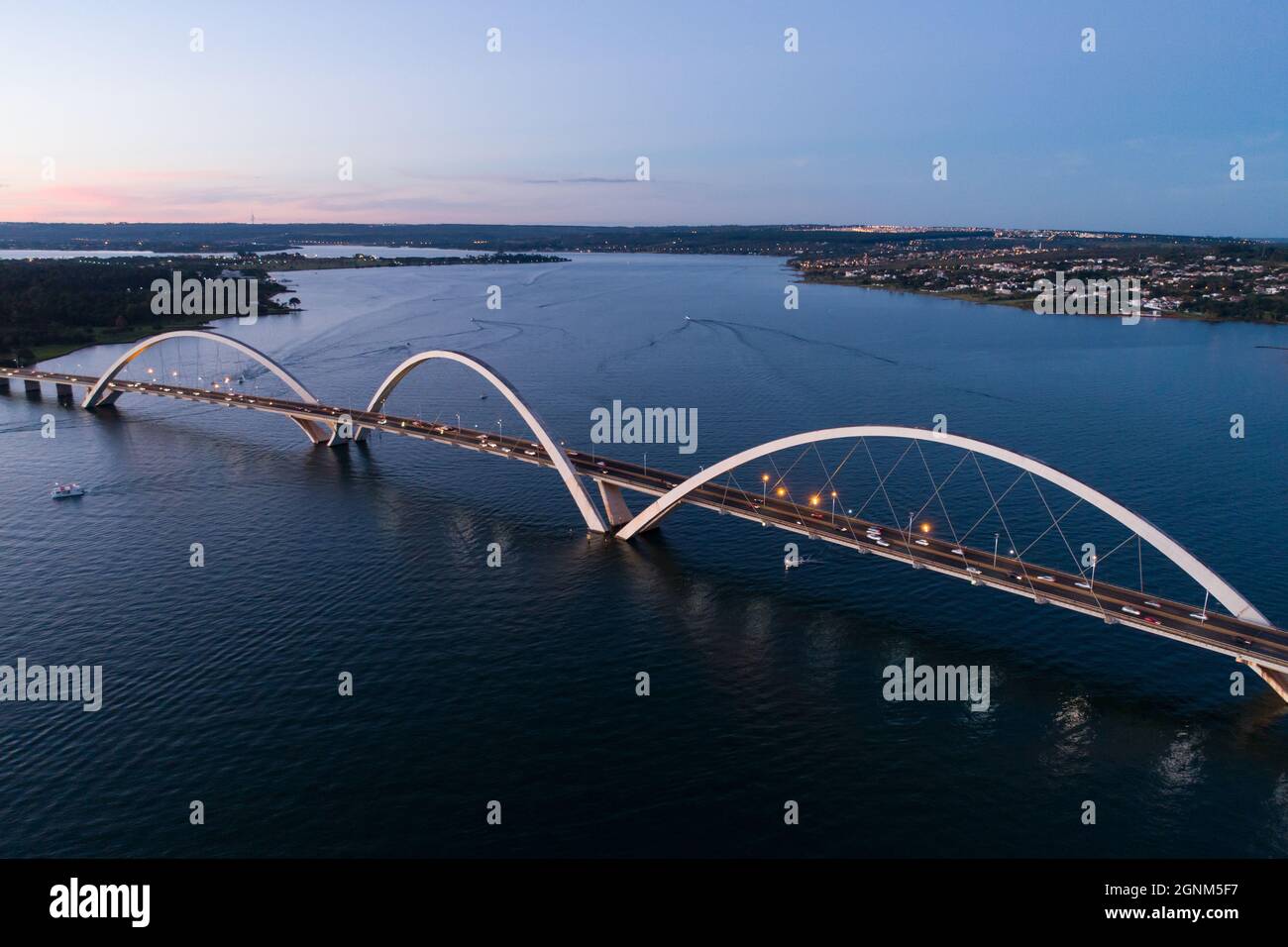 Foto Aerea Ponte JK sobre Lago Paranoa, Brasilia, Capital do Brasil Foto Stock