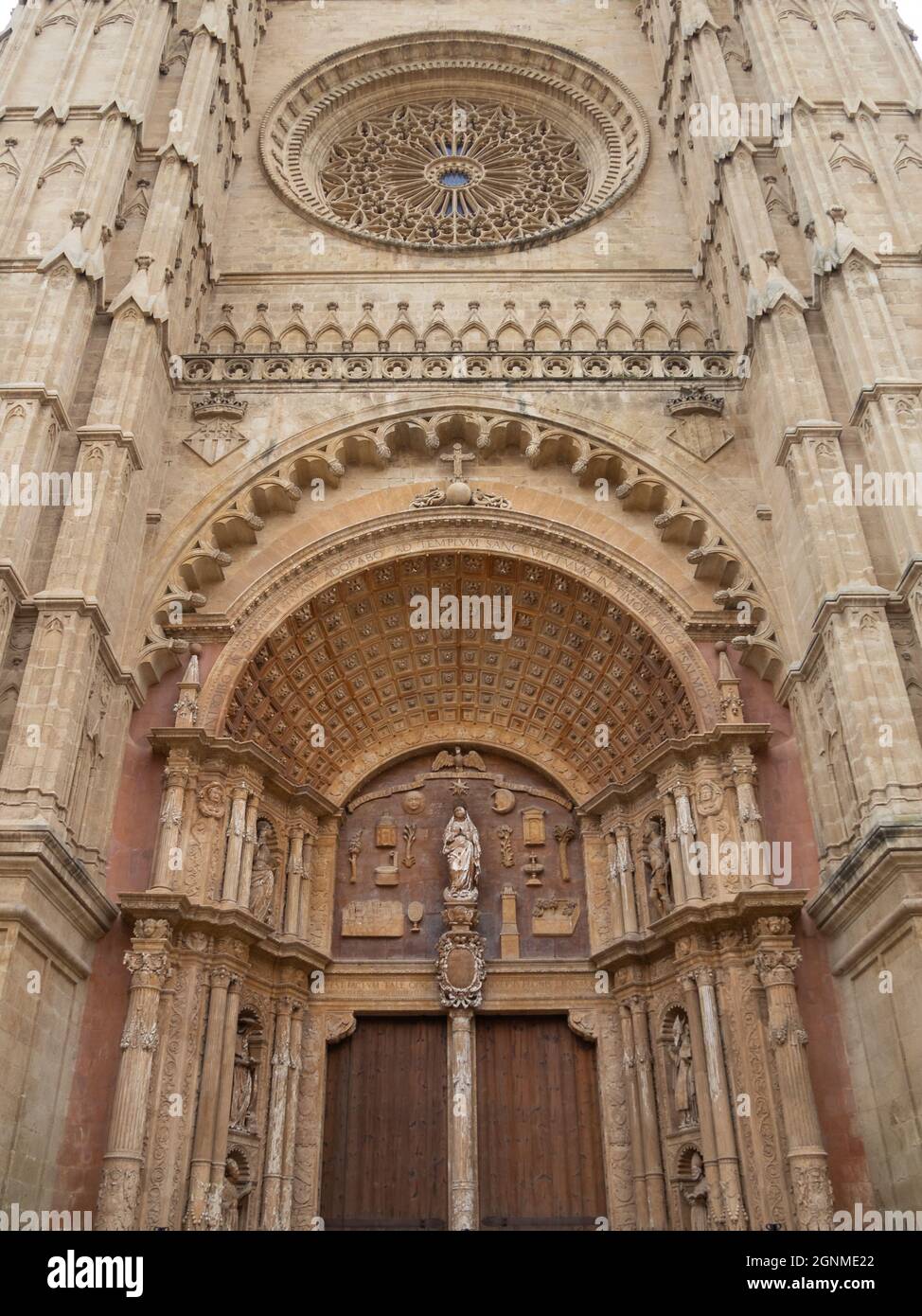 Portale e rosone della Cattedrale di Palma Foto Stock