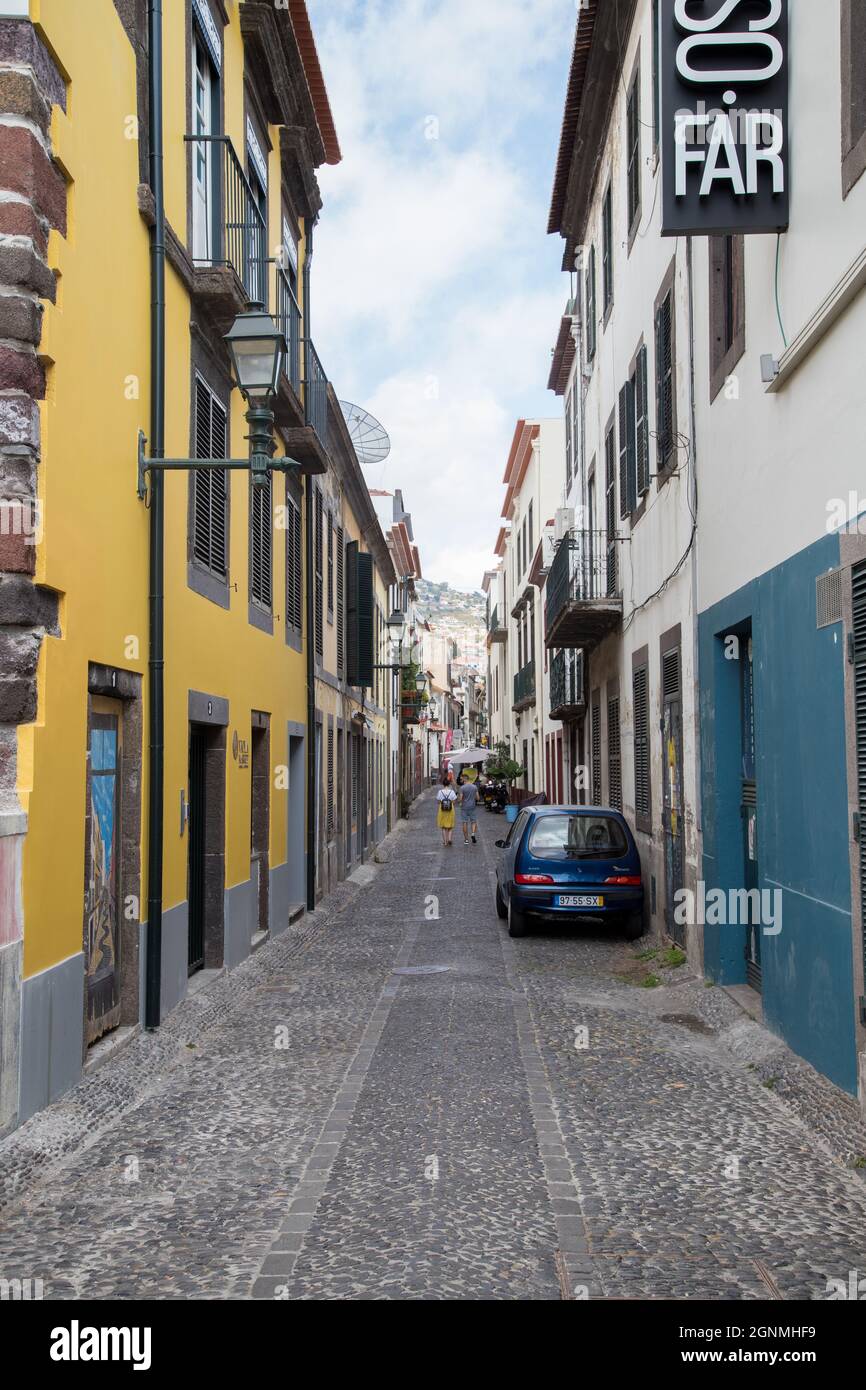 Strade tipiche da Funchal all'Isola di Madeira Foto Stock
