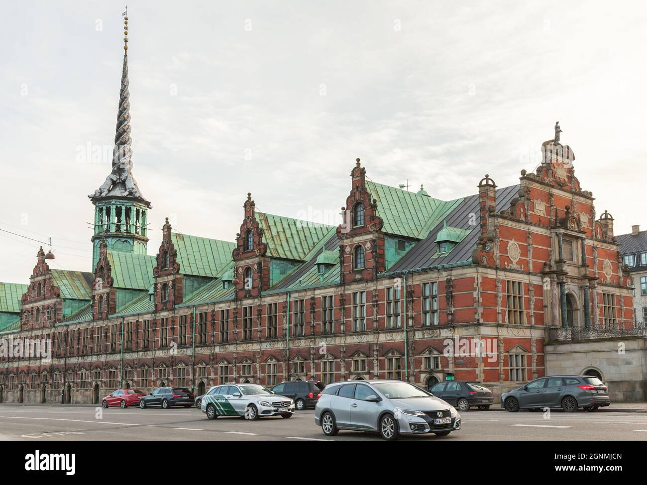 Copenhagen, Danimarca - 9 dicembre 2017: Esterno Borsen, è un edificio del XVII secolo nel centro della città di Copenaghen Foto Stock
