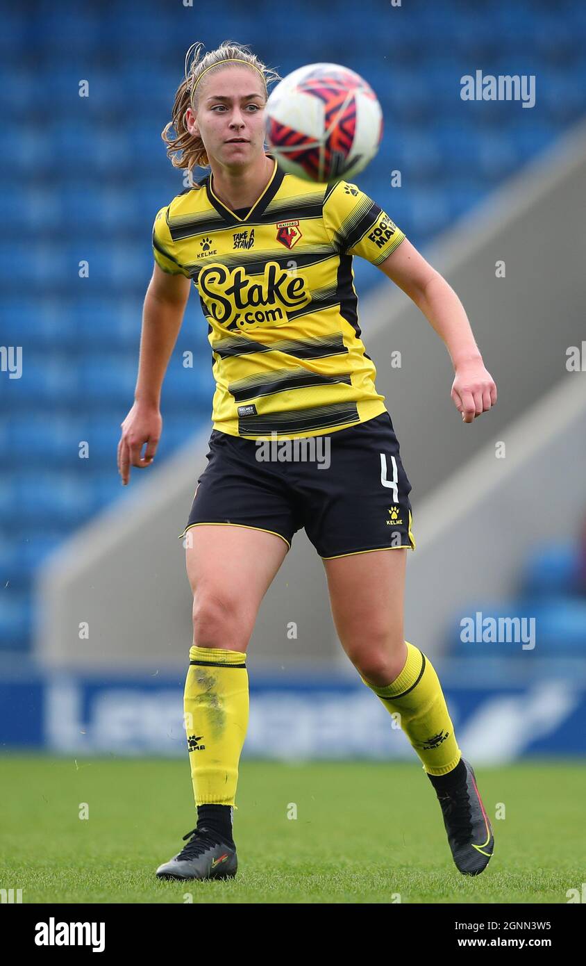 Chesterfield, Inghilterra, 26 settembre 2021. Ylena Priest di Watford durante la partita del campionato delle donne fa al Technique Stadium di Chesterfield. Il credito dovrebbe essere: Simon Bellis / Sportimage Foto Stock