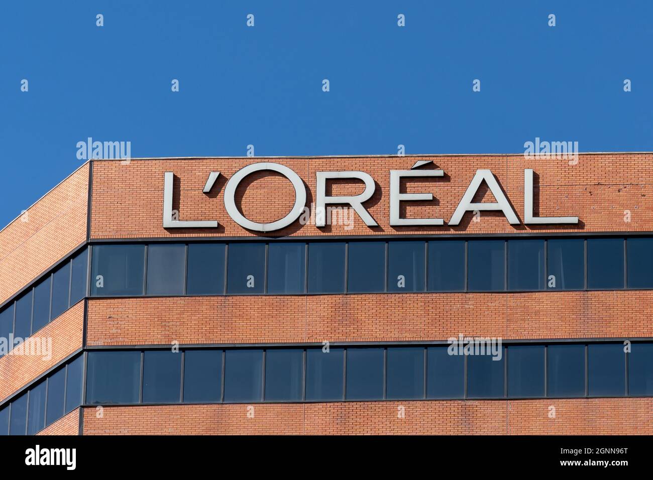 Etobicoke, Toronto, Canada - 26 settembre 2021: L'Oréal sede aziendale a Etobicoke, ON, Canada. Foto Stock